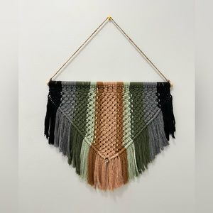 Macrame wall hang